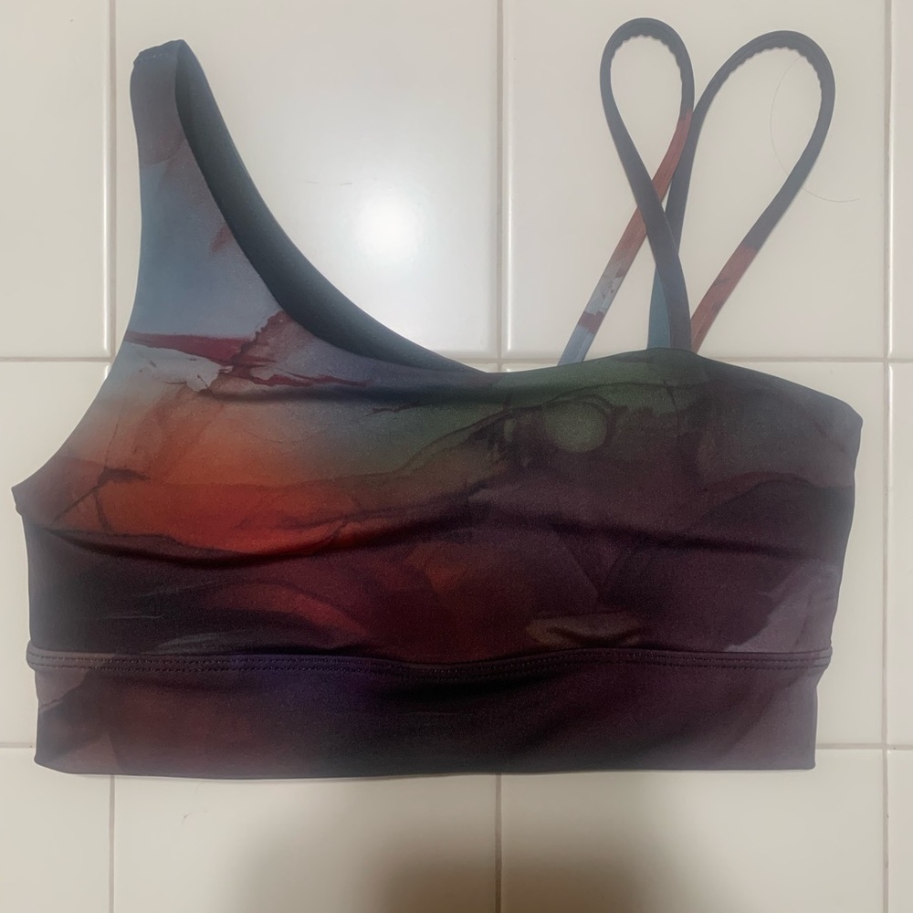 Onzie brand sports bra size small/medium